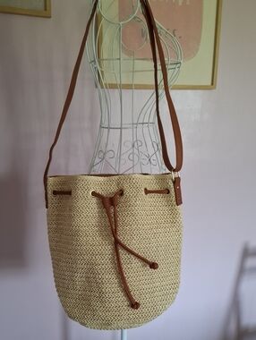 Montce Straw Bucket Shoulder Bag in Natural and Tan